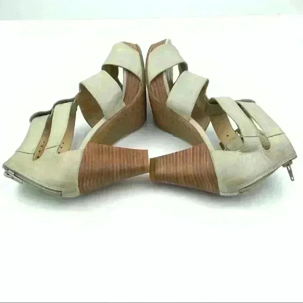Gadea womens heels size 9 beige leather strappy chunky platforms